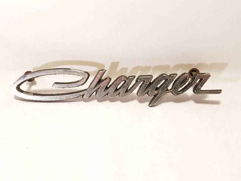 lot 192 image: 68-69 DODGE CHARGER EMBLEM