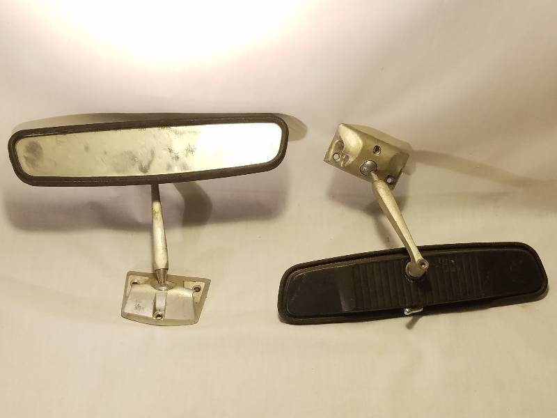 lot 196 image: CHRYSTLER and FORD REAR VIEW MIRRORS
