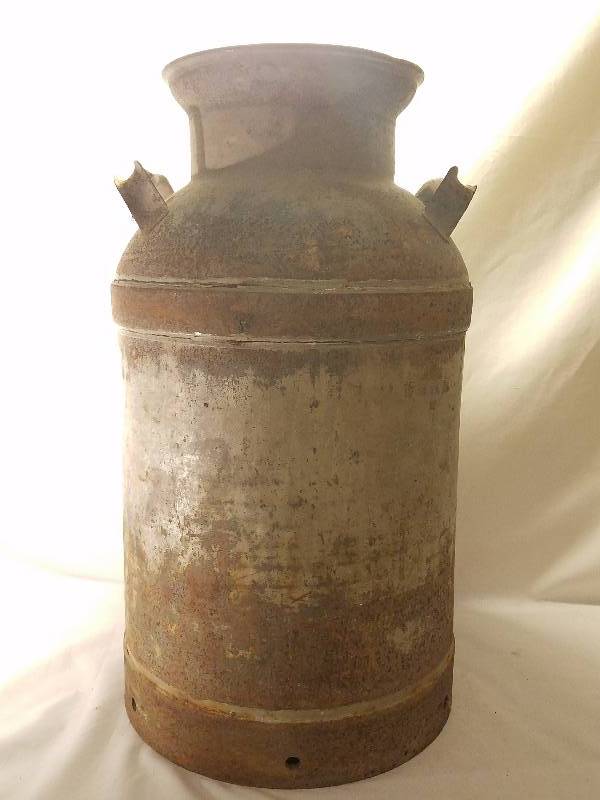 lot 202 image: VINTAGE MILK JUG