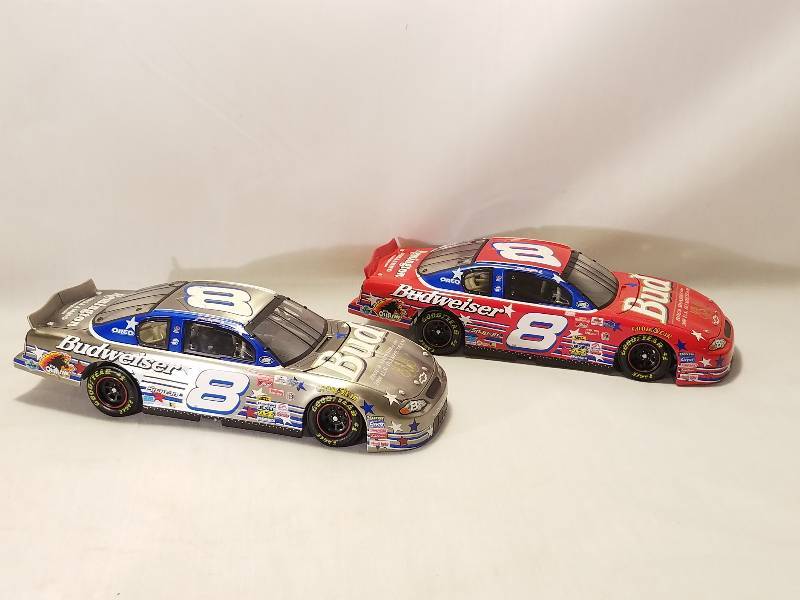 lot 204 image: RACE FANS BRUSHED METAL STOCK CARS 124 SCALE