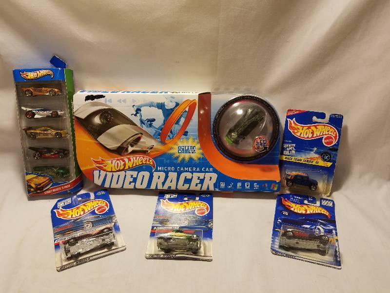 lot 217 image: HOT WHEELS CARS AND VIDEO RACER