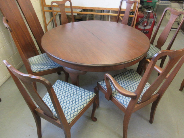 SOLID WOOD DINING SET