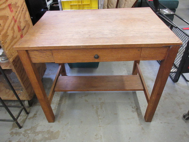 SOLID OAK PARSONS TABLE