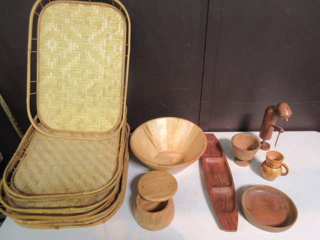 BAMBOO TRAYS AND WOODEN ITEMS