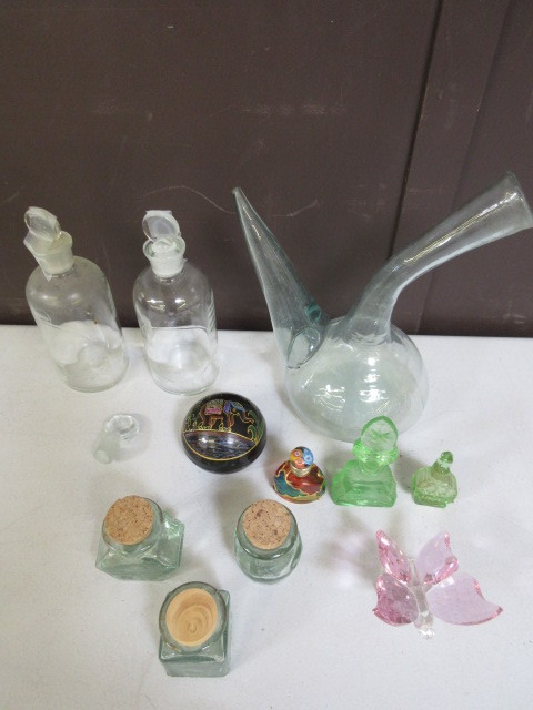 GLASS PERFUME BOTTLES AND BOTTLES WITH STOPPERS