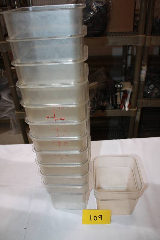 4 Quart plastic Containers