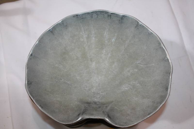 Clam Shell Pans