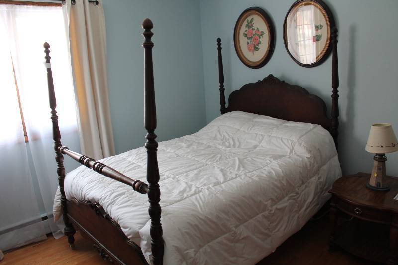 4-Post Rolling Full Bed w Wood Headboard, Footboard, Side Frame