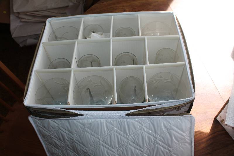 Lot of (12) Glass Wine Glasses, Dessert Glasses w Padded Storage Bin