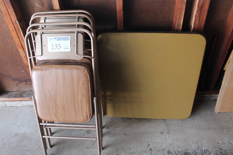 Folding Card Table w 4-Metal Folding Chairs