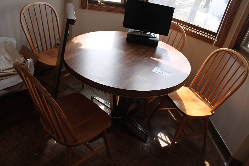 Wood Dining Table w Leaf, 4-Chairs