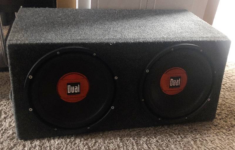 lot 67 image: 2 Dual 12 Subwoofers with Box