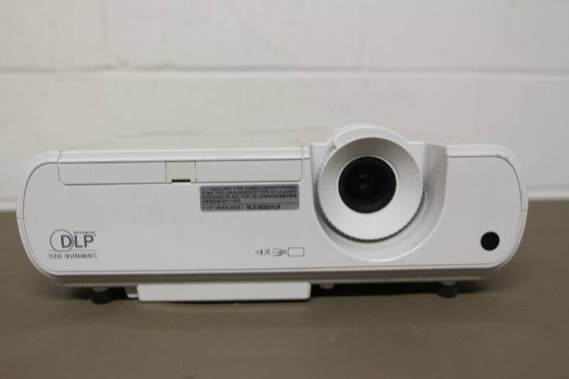 Mitsubishi Portable XGA ComputerVideoMultimedia Home Theater & Business DLP Projector