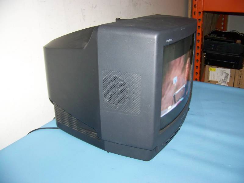 13, Sony, Trinitron, Color Video Television  TV with Remote Control