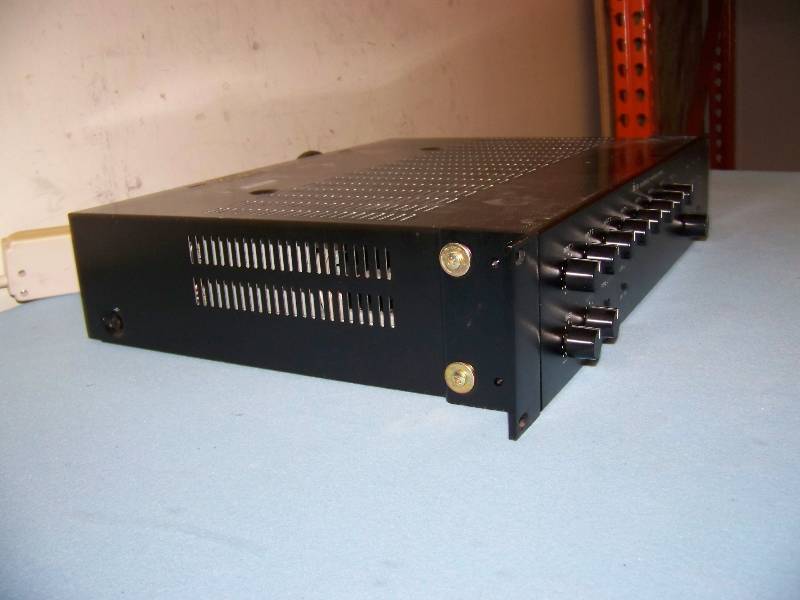 TOA, 900 Series II, 8 Channel Mixer  Power Amplifier  Amp with (2) Rear Modules