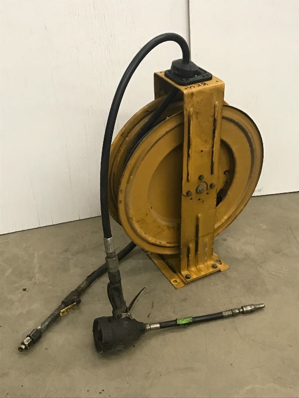 Graco Commercial Wall-Mount Hose Re...
