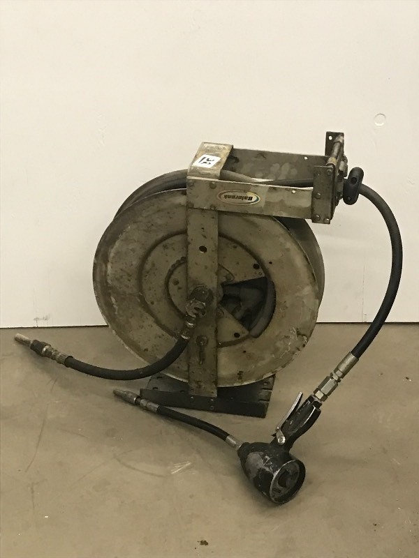 Commercial Wall-Mount Hose Reel Wit...