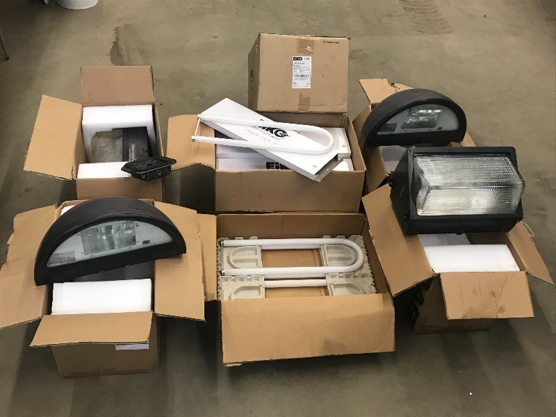 Lot Of Commercial Outdoor Light Fix...