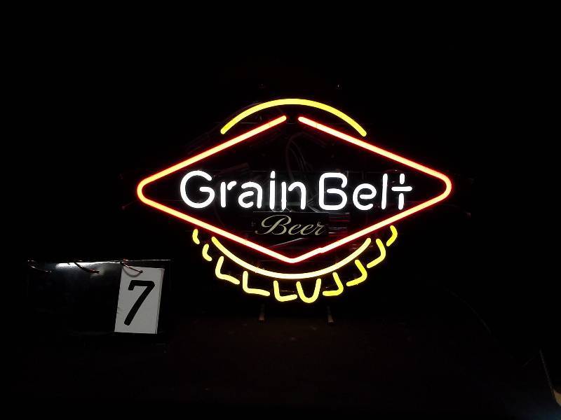 lot 7 image: Grain Belt Beer bottle cap neon