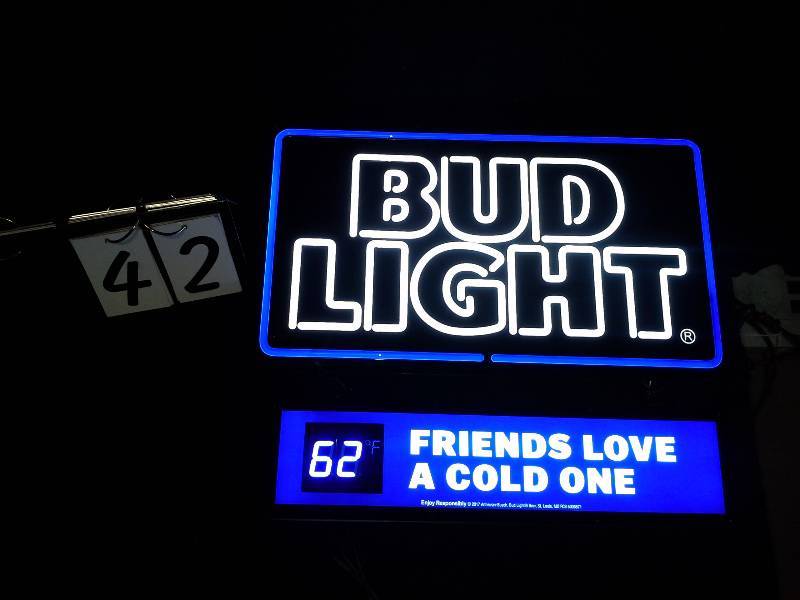 lot 42 image: Bud Light digital thermometer