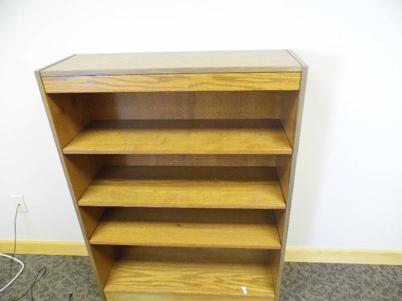 lot 52 image: Bookcase