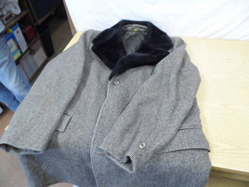 lot 74 image: Vintage Coats