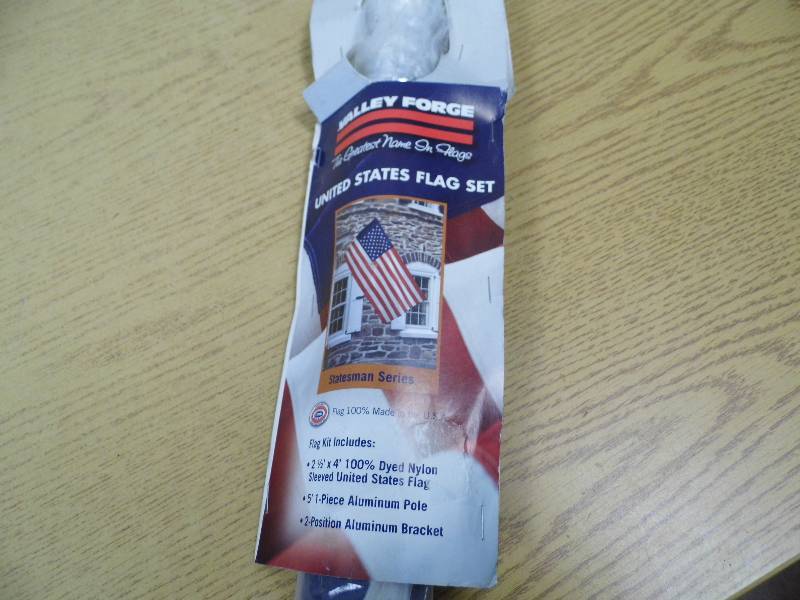 lot 81 image: New Valley Forge Flag Set