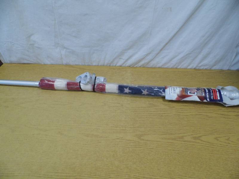 lot 82 image: New Valley Forge Flag Set