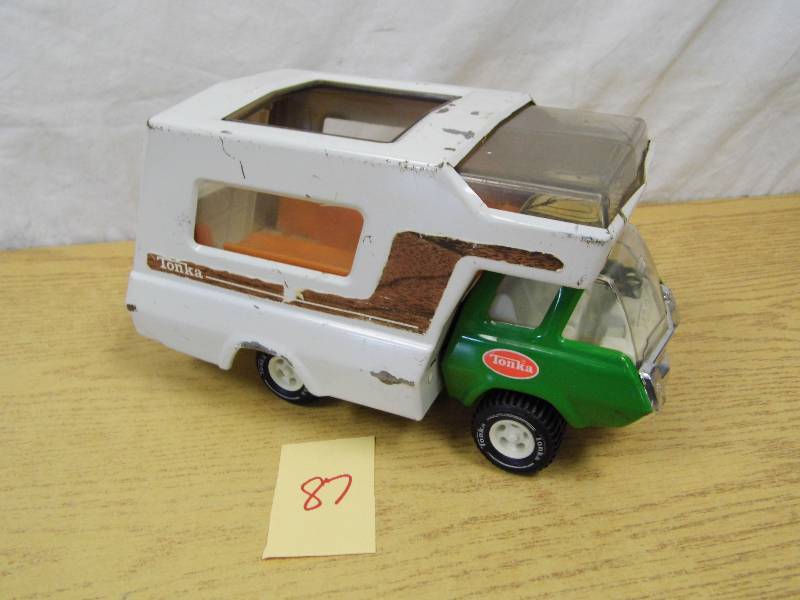 lot 87 image: Tonka Camper