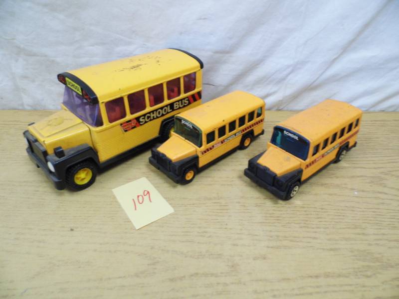 lot 109 image: School Buses