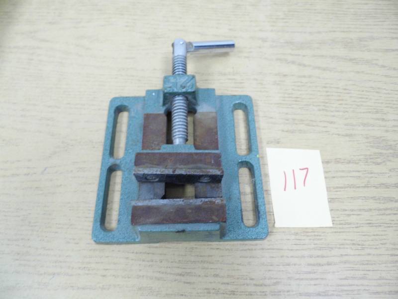 lot 117 image: Vise