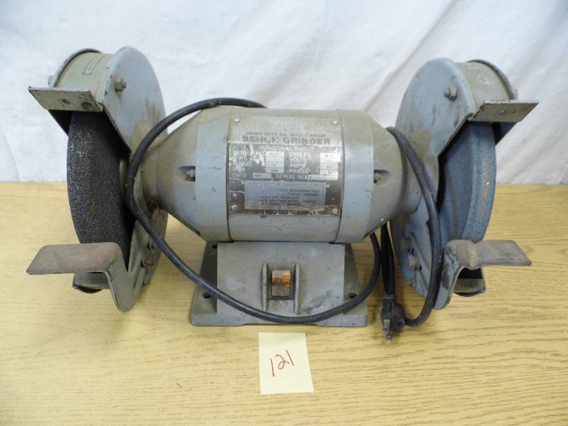 lot 121 image: Bench Grinder