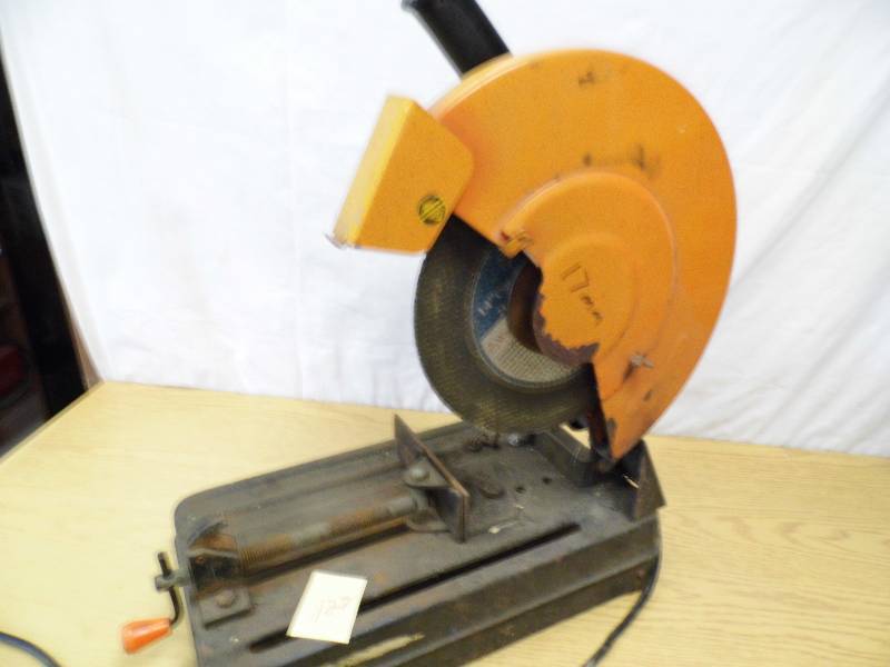 lot 122 image: Chop Saw
