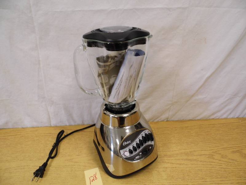 lot 128 image: Oster Blender