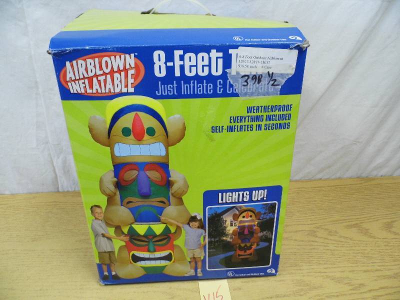 lot 145 image: Inflatable Totem Pole