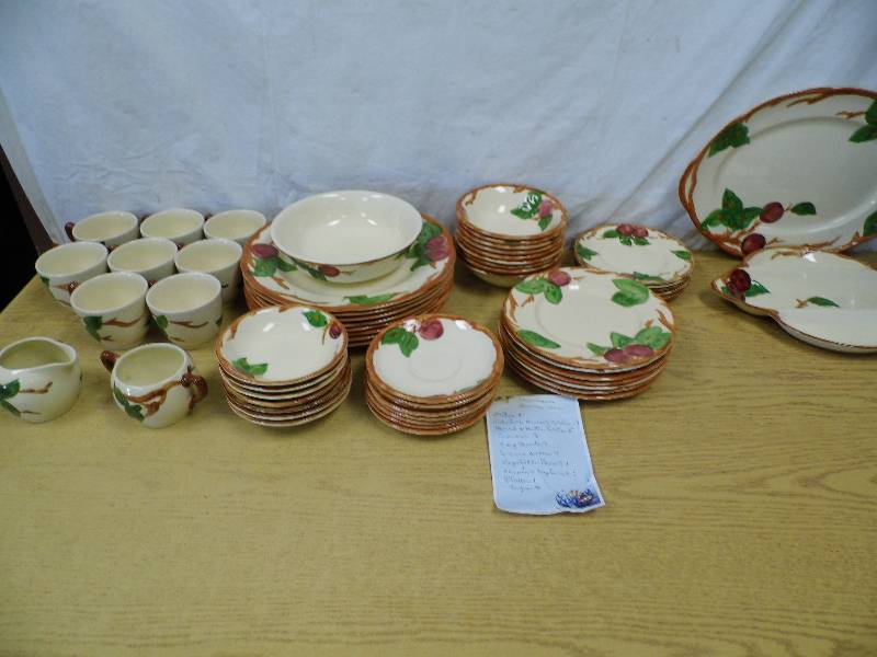 lot 151 image: Franciscan Apple Dinnerware