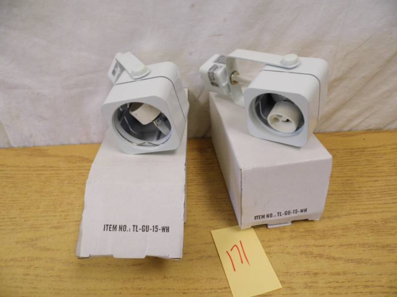 lot 171 image: Track Lights