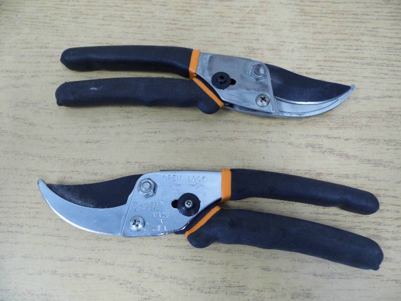 lot 176 image: 2 Pair of Fiskars Bypass Cutters