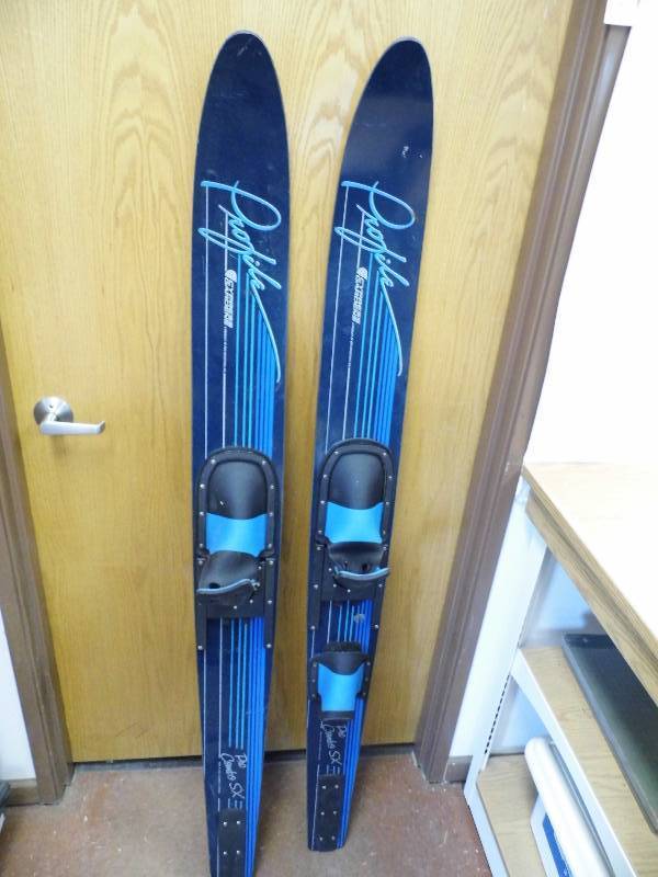 lot 183 image: Cypress Gardens Profile Skis