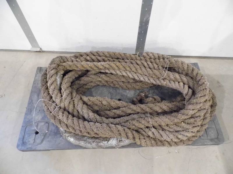 lot 185 image: Large Tow Rope