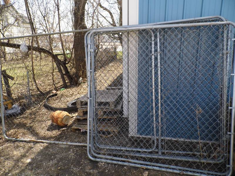 lot 192 image: Fencing - Kennel Panels