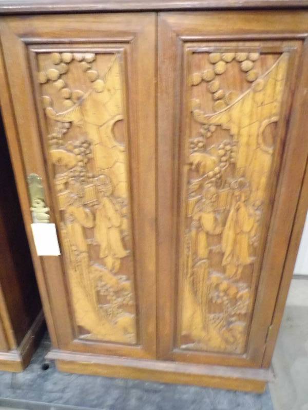 lot 194 image: Oriental Cabinet