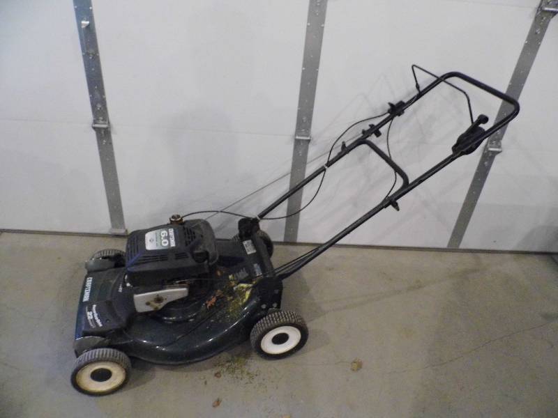 lot 200 image: Craftsman Lawnmower