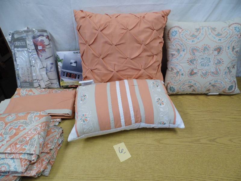 Bedding - Shower Curtain -Scale
