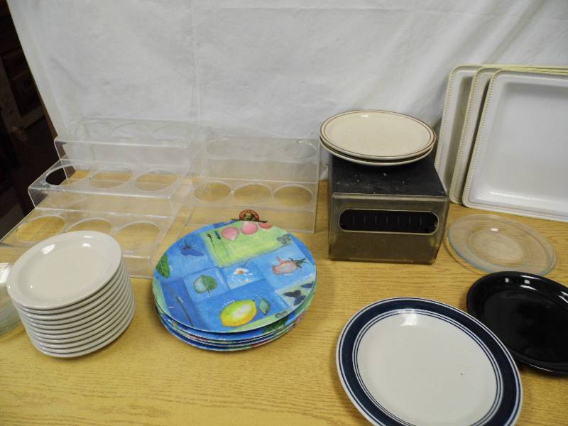 Plates - Trays - Napkin Dispenser