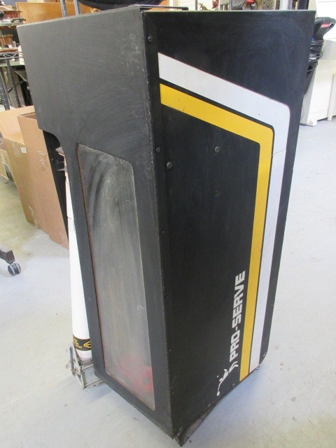 TENNIS PITCHING MACHINE