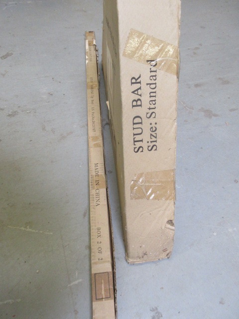 CEILING MOUNT PULL UP BAR