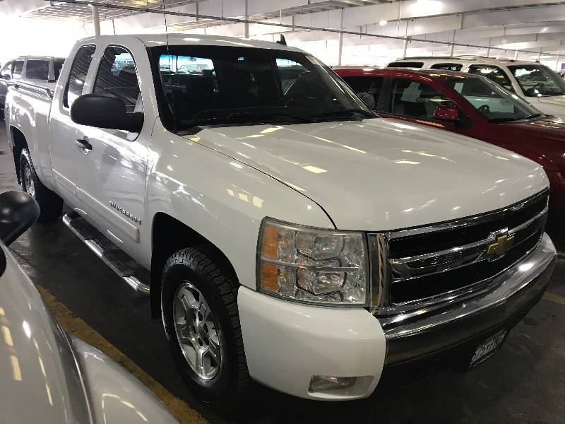 lot 2 image: 2008 Chevrolet Silverado 1500 1LT