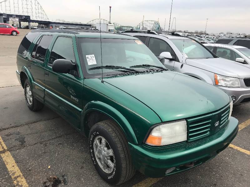 lot 21 image: 2000 Oldsmobile Bravada Smartrak