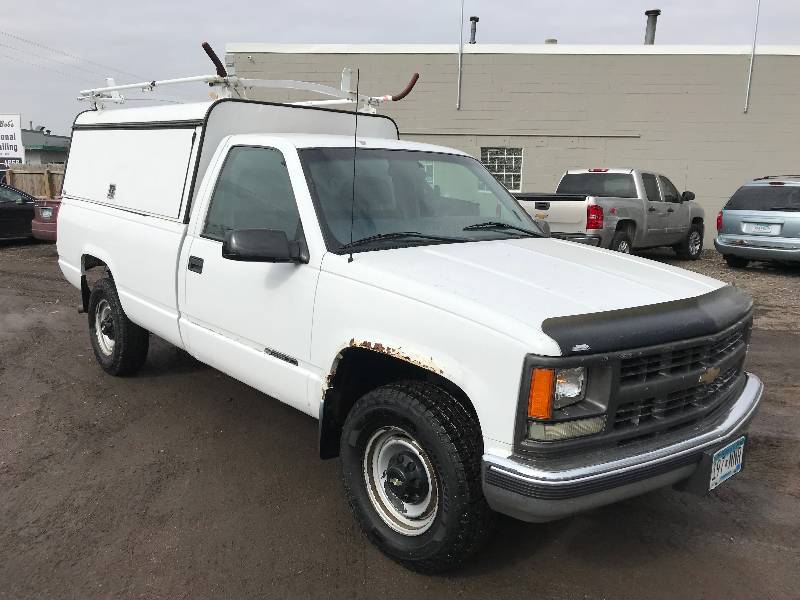 lot 30 image: 2000 Chevrolet Silverado 2500 Work Truck